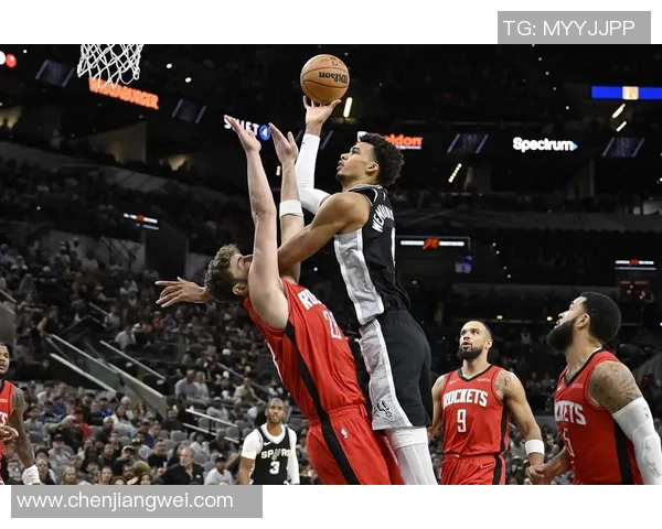 雷霆与马刺2018年3月11日激战回顾球星表现与比赛精彩瞬间分析